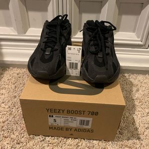 Yeezy boost 700 Vanta